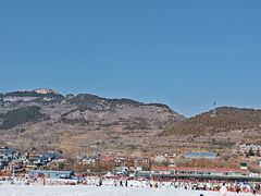 -济南卧虎山滑雪场