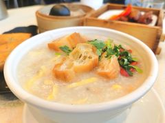 荔湾艇仔粥-金翠皇宫粤菜·点心·海鲜(翡翠店)