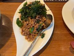 -Chom Cafe and Restaurant