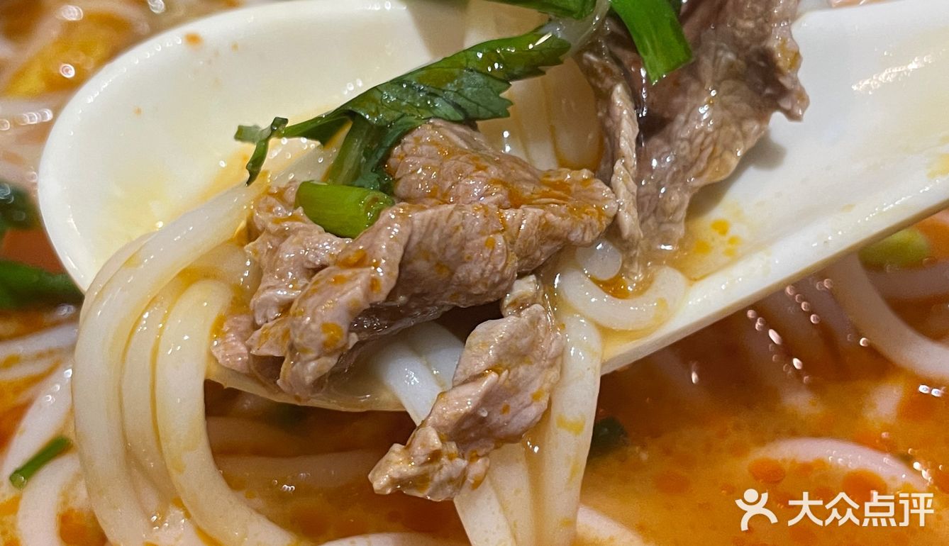 夏天不来上一碗酸辣贵州牛肉粉 你就白热着啦！