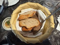 -LESCEDARS Brasserie Bistro香柏树