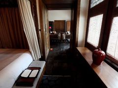 安缦颐和庭院套房-主卧室看客厅-北京颐和宾馆