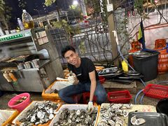 -蚝哥花姐湛江烤生蚝(美丽湾市场店)