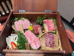 -山川小町·极番烧肉(新地假日广场店)