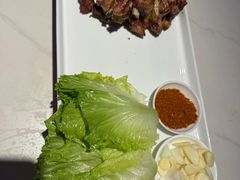 -小河公主秘制烤羊腿(小绿谷店)