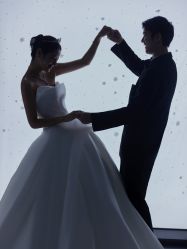 -至臻微拉婚纱摄影