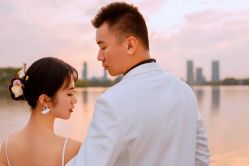 -蒙太奇婚纱摄影(万达店)