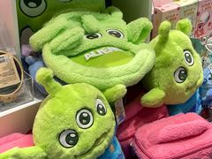 -名创优品(万达广场河东店)