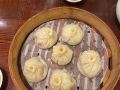 鲜肉小笼-老半斋(福州路店)