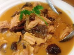 小鸡炖蘑菇-上关雪東北菜(中房金谊店)