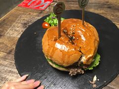 -HIGH FIVE哈福手工汉堡(桂林路店)