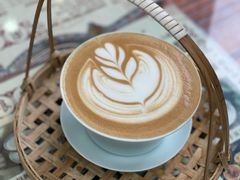 水牛奶盖碗拿铁-周大娘牛乳(旧寨古村总店)