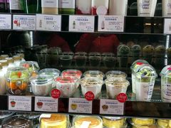 面包甜点陈列柜-巴黎贝甜(五道口店)