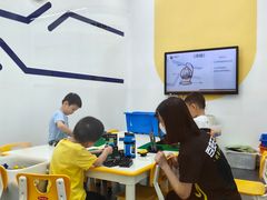-百变天才机器人编程中心·信奥·无人机·科技特长生(金田广场店)