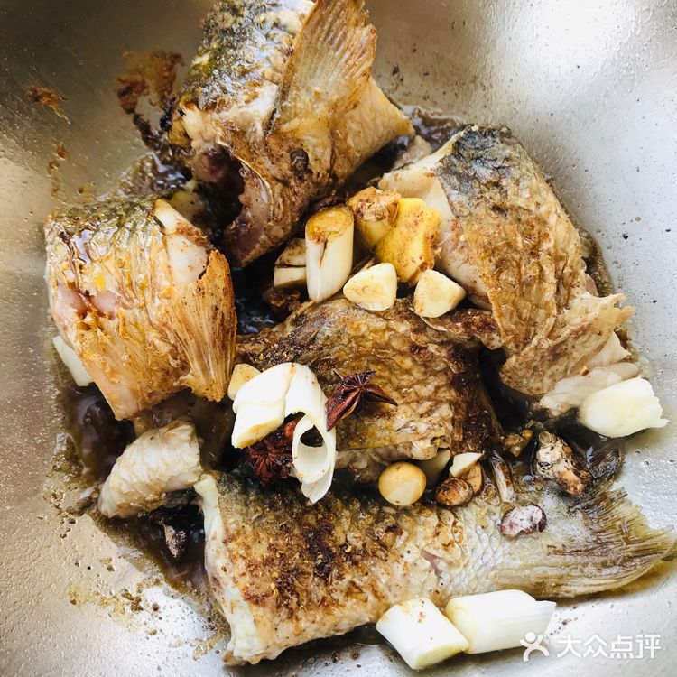 鲜美的梭鱼炖豆腐