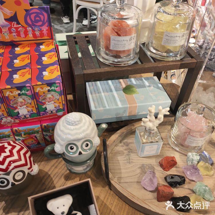 全国最大的罍+村就在魔都正大广场