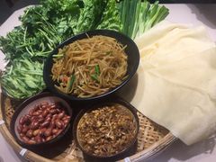 -老码头黑皮肘子锅包肉(赣水路店)