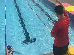 -梦翔龙湖滟澜山游泳俱乐部