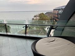 -上海滴水湖皇冠假日酒店
