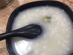 皮蛋瘦肉粥-吃不亏特色包子(三峡广场店)