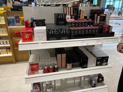 -中免(澳门机场免税店)