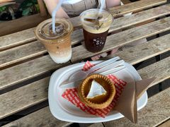 -ROAST coffee & eatery