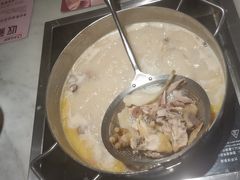 -尚尚仙·酸汤猪手·猪肚鸡火锅(华联万柳购物中心店)