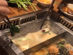 -吴氏老牌坊云南鱼豆花火锅店(通江街店)