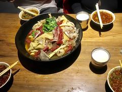 -万记麻辣烫国展总店