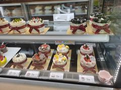 -花花卷卷·鲜食蛋糕(静安久光百货店)