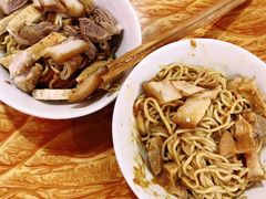 -松树干拌面店