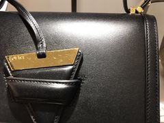 -爱革·奢品·鞋包·衣物·家居(金桥国际商业广场店)
