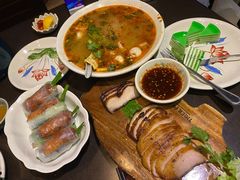 -大头虾越式风味餐厅(光明广场店)