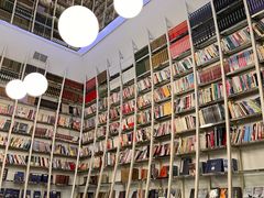 -钟书阁(松江泰晤士小镇店)