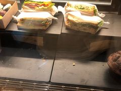 -星巴克(西藏路店)