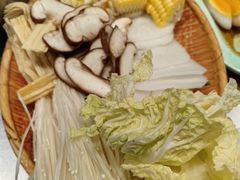 -潮界(LU·ONE凯德晶萃广场店)