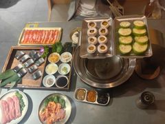 -围炉肉舍•炭烤活鳗•丹东海鲜烤肉(步行街店)