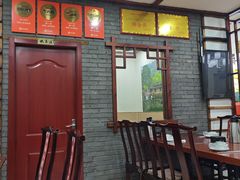 -湖南人家湘菜馆(镇江路店)