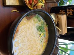 -银米·云南传统过桥米线(双廊黑金冠店)