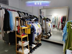 -易摄全家福照相馆(兰庭国际A座店)