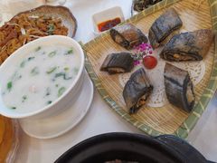 竹炭薄甜面饼-东江渔村·古典园林·30年粤菜老字号(太和店)