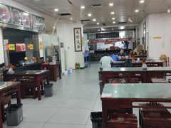 -牛一嘴·兰州牛肉面·大盘鸡(财富中心店)