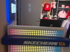 -SKECHERS 斯凯奇(上海国际时尚中心店)