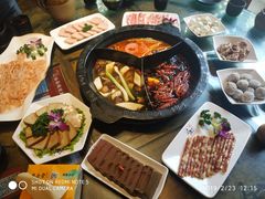 -老房老舍重庆火锅(假日城市店)