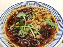 大勺肉酱酸辣粉-遇见小面(凯德广场店)