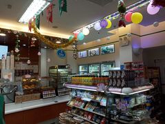 -全家便利店(襄阳南路店)