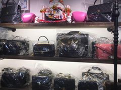 -包妃娘娘奢侈品工作室(海云轩公寓店)