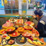 三八带妈妈来吃一绪啦！M9和牛草莓炒酸奶不限量