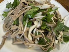 -溢心园香河肉饼总店