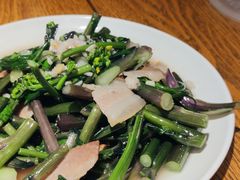 红菜苔炒腊味-汪爹爹武汉牛三鲜(朝外大街店)